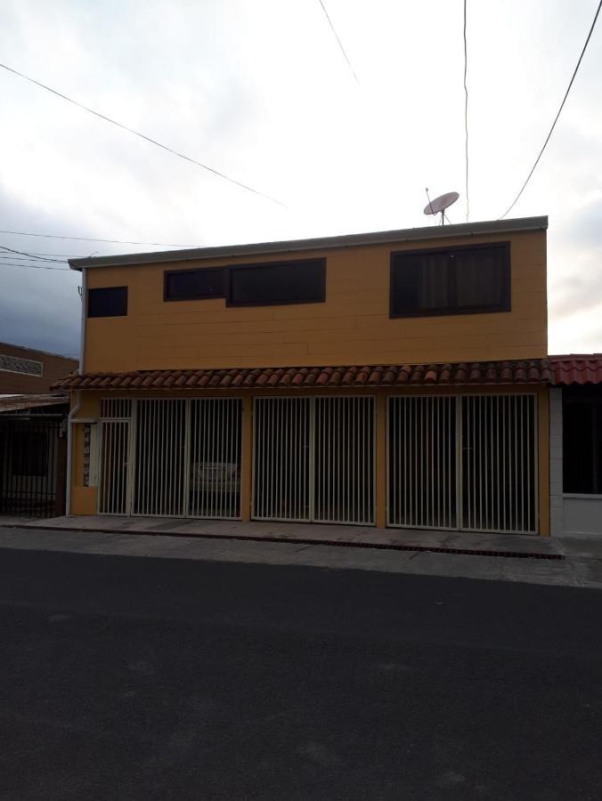 Apartamentos Guzman El Tejar Exteriör bild