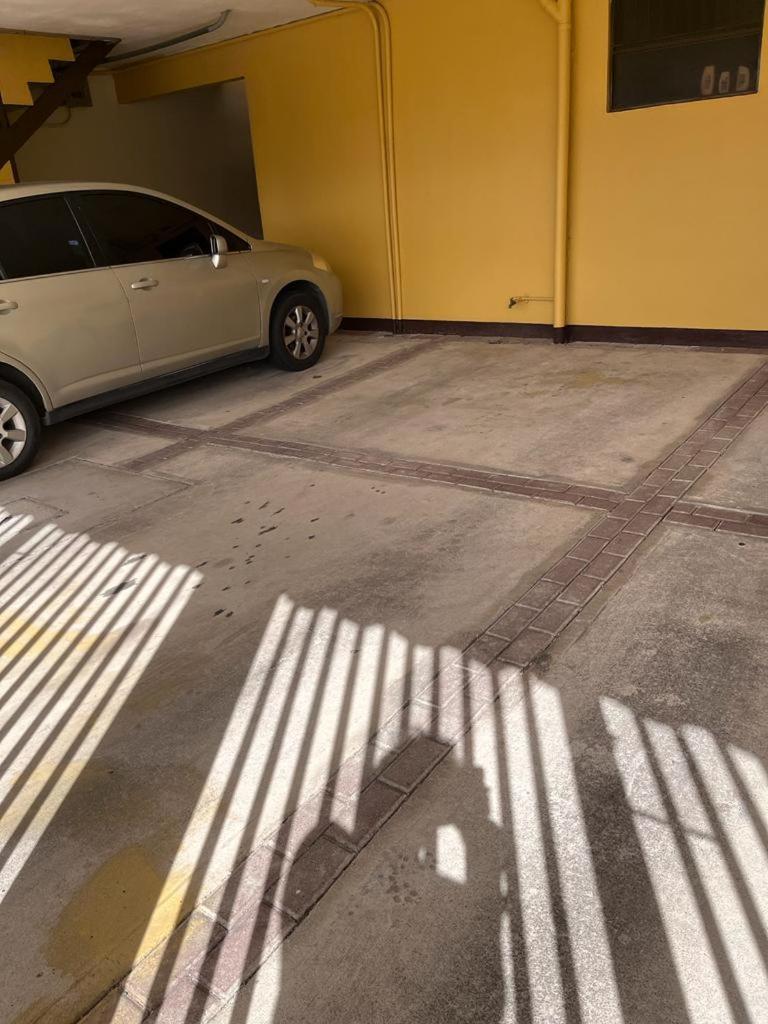 Apartamentos Guzman El Tejar Exteriör bild